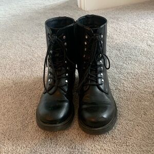 Katliu combat boots size 9